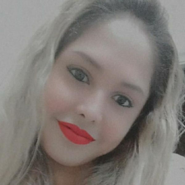 Sou linda e adoro sexo!

