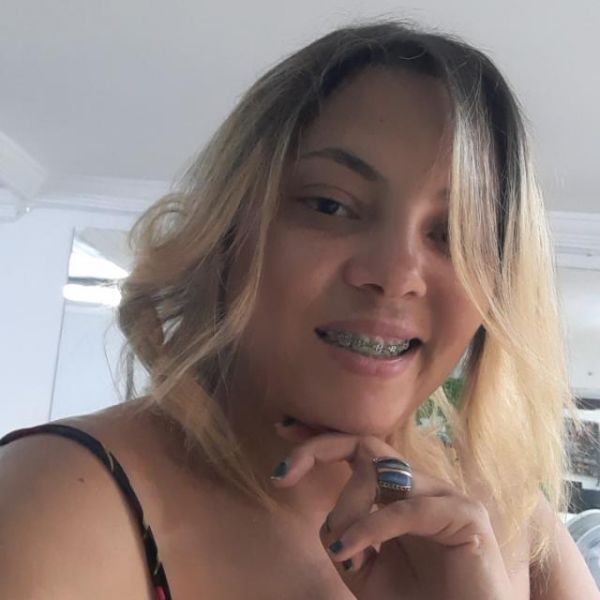 Sou linda e muito simpática, adoro sexo virtual, sou bem gostosa e atraente, venham conferir e se perder comigo nessas loucuras...

