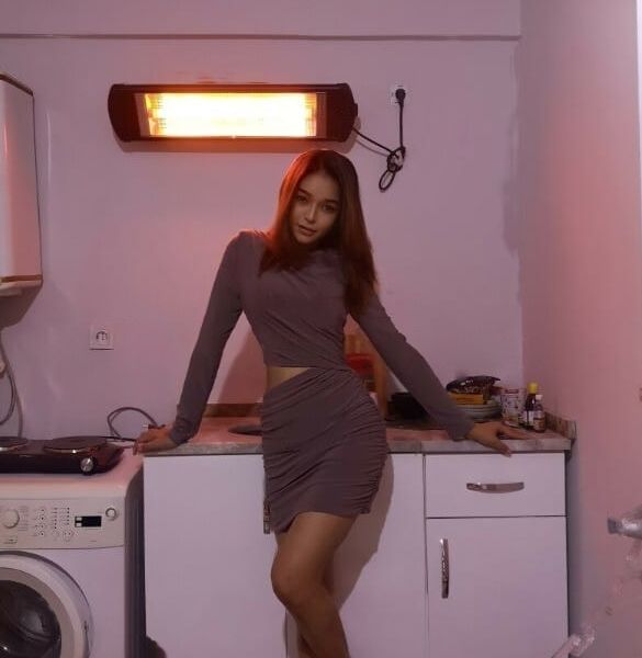 Im sarah im so kind beautiful and educated girl nice to meet you all picture is real me can video call for confirm before meet hope to meet and make romantic time together see you guy ❤️ 🥰😊☺️💯🎁🍷✅